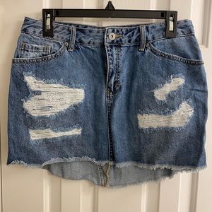 Jean ripped mini skirt